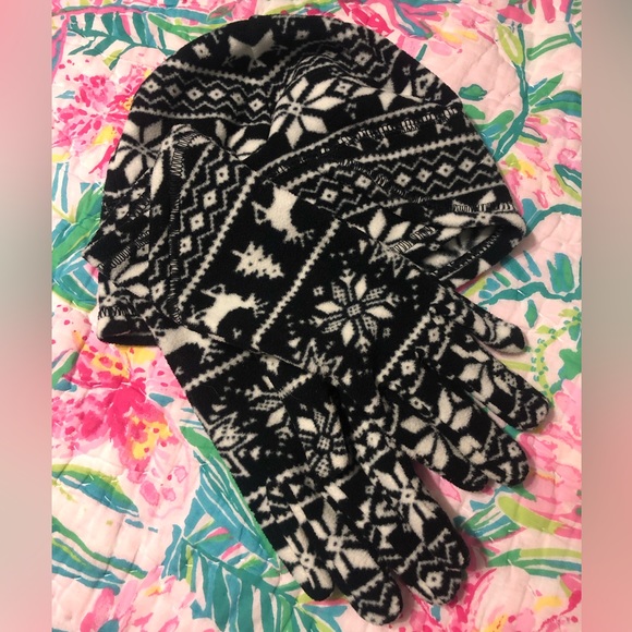 Lands' End Accessories Lands End Fleece Hat And Gloves Poshmark